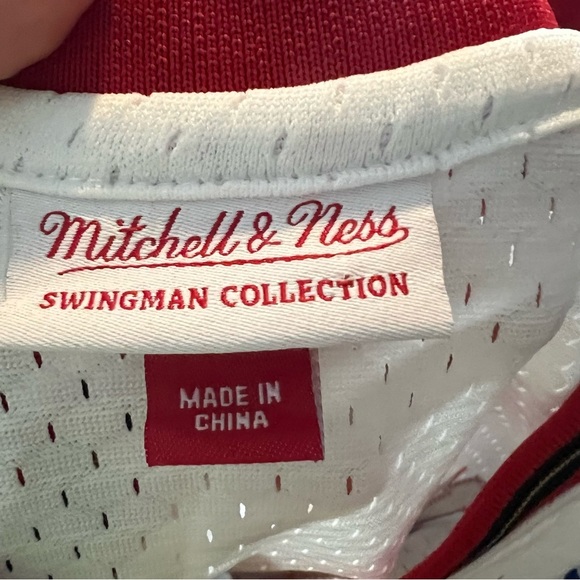 Mitchell & Ness Allen Iverson 76ers 2000-01 Swingman Stitched Jersey - Picture 11 of 11